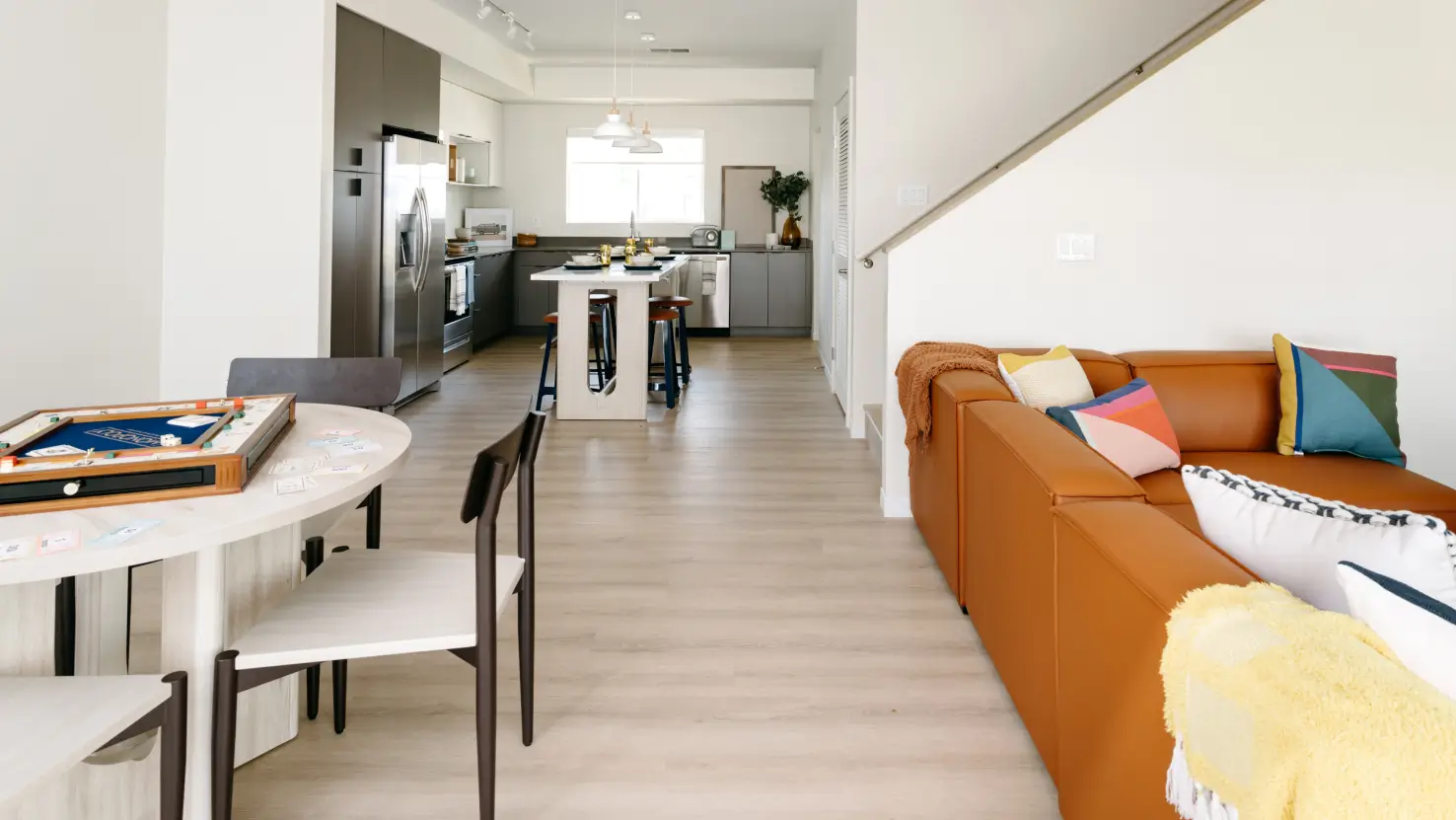 Fully equipped kitchen integrated with the living room