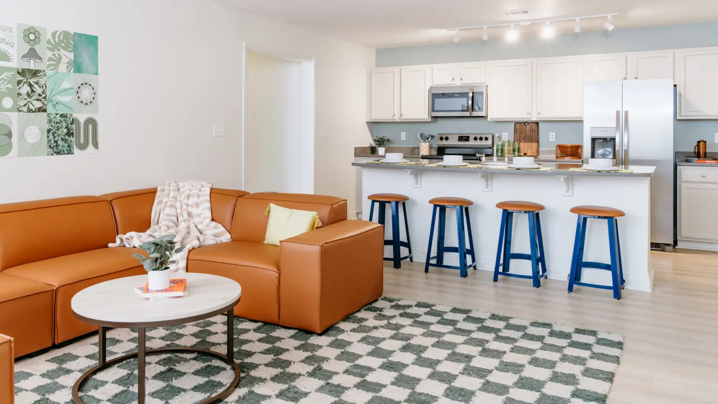 Fully equipped kitchen integrated with the living room